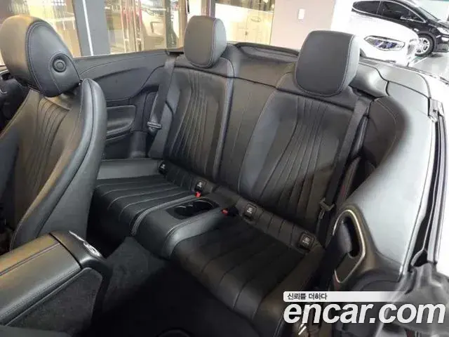 Mercedes-Benz E-Class 2021 — ფოტო 16/20