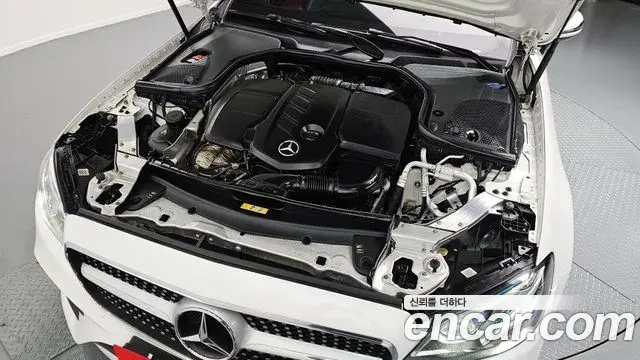 Mercedes-Benz E-Class 2018 — Photo 20/20