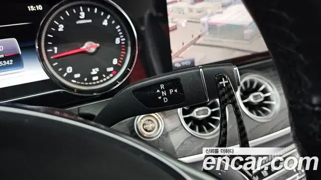 Mercedes-Benz E-Class 2018 — Photo 15/20