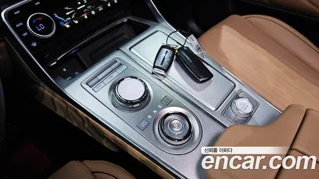 Genesis GV80 2023 — ფოტო 14/20