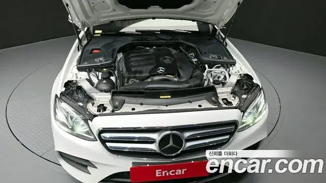 Mercedes-Benz E-Class 2020 — Фото 6/20