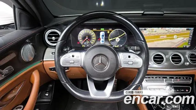 Mercedes-Benz E-Class 2020 — Фото 13/20