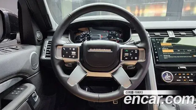 Land Rover Discovery 5 2024 — Photo 9/20