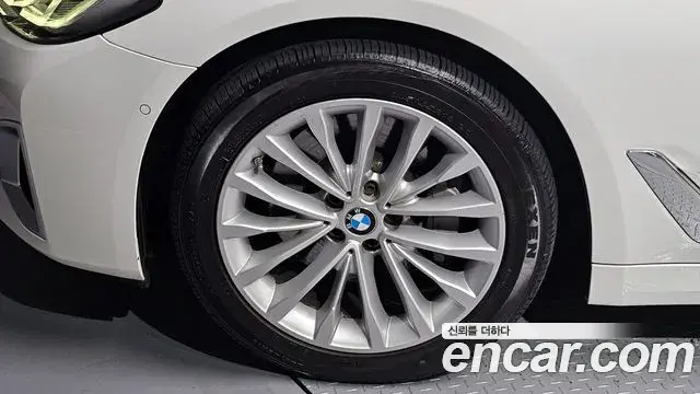 BMW 5 Series 2021 — Şəkil 14/20