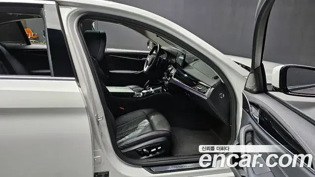BMW 5 Series 2021 — Şəkil 10/20