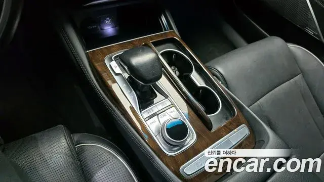 Kia The K9 2018 — ფოტო 14/20