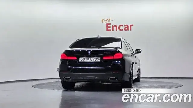BMW 5 Series 2020 — ფოტო 16/20