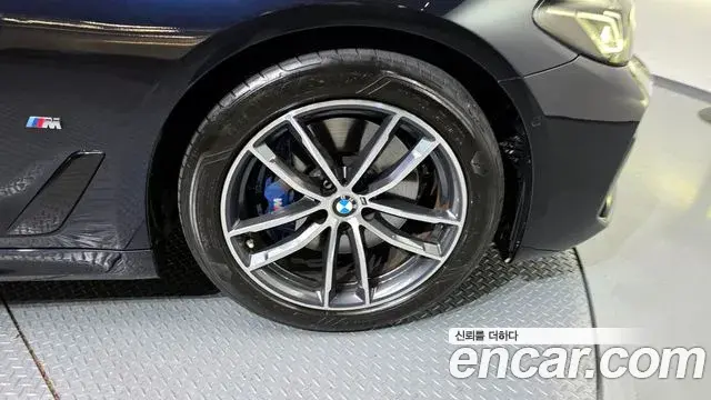 BMW 5 Series 2020 — ფოტო 2/20