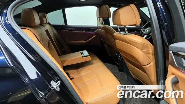 BMW 5 Series 2020 — ფოტო 9/20