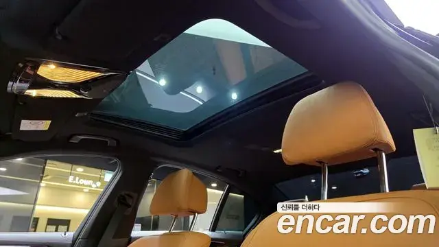 BMW 5 Series 2020 — ფოტო 15/20