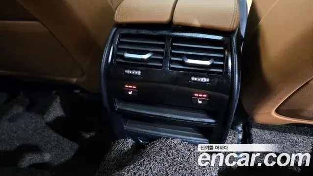 BMW 5 Series 2020 — ფოტო 17/20