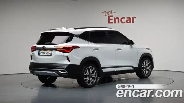 Kia Seltos 2020 — ფოტო 1/20