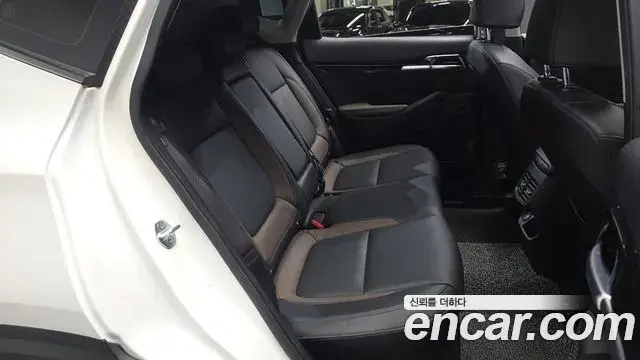 Kia Seltos 2020 — ფოტო 14/20