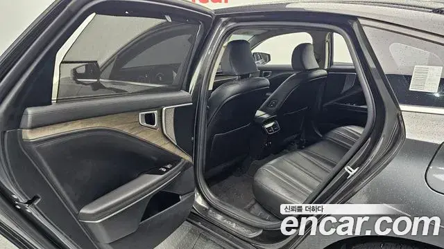 Kia K8 2021 — Photo 10/20