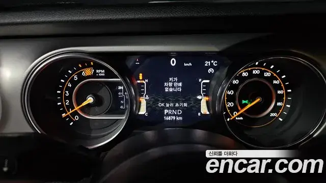 Jeep Wrangler 2019 — Şəkil 12/20