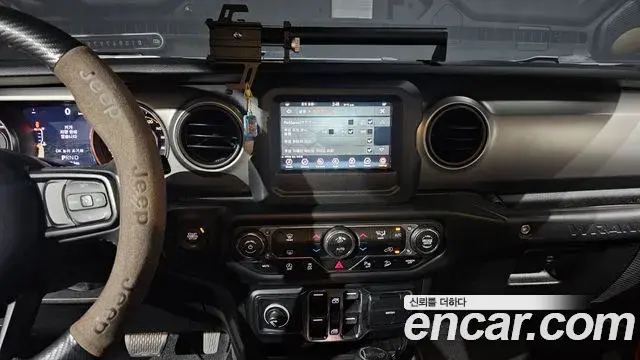 Jeep Wrangler 2019 — Şəkil 10/20