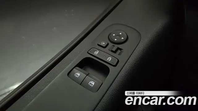 Hyundai Staria 2024 — Фото 17/20