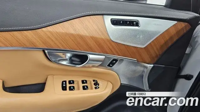 Volvo XC90 2020 — Фото 18/20
