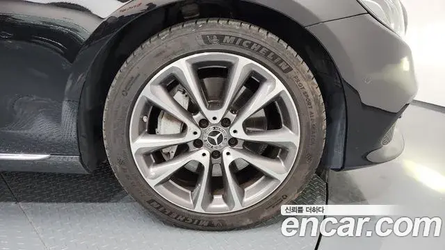Mercedes-Benz E-Class 2018 — Şəkil 2/20