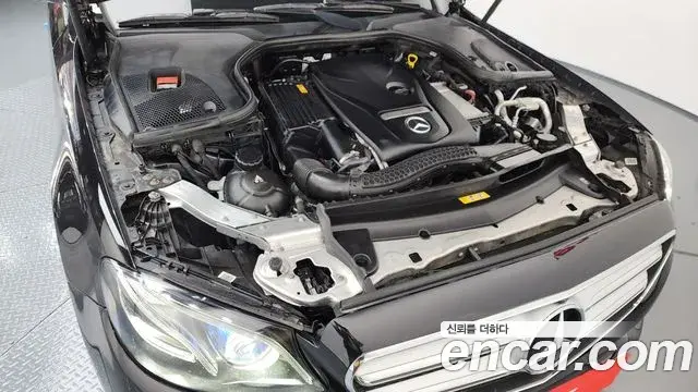 Mercedes-Benz E-Class 2018 — Şəkil 13/20