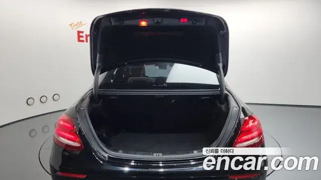 Mercedes-Benz E-Class 2018 — Şəkil 7/20