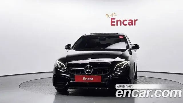 Mercedes-Benz E-Class 2019 — Фото 2/20