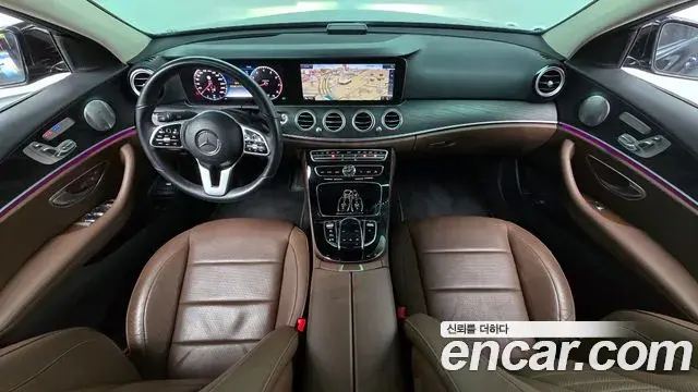 Mercedes-Benz E-Class 2019 — Фото 9/20