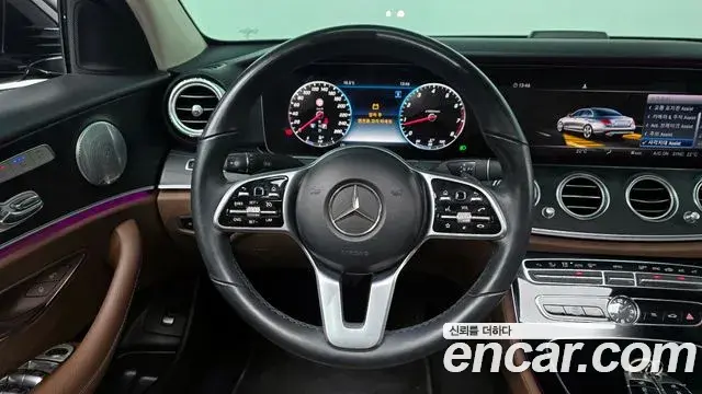 Mercedes-Benz E-Class 2019 — Фото 12/20