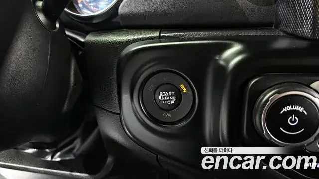 Jeep Wrangler 2023 — Şəkil 19/20