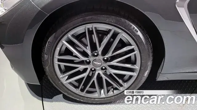 Genesis G70 2018 — ფოტო 15/20