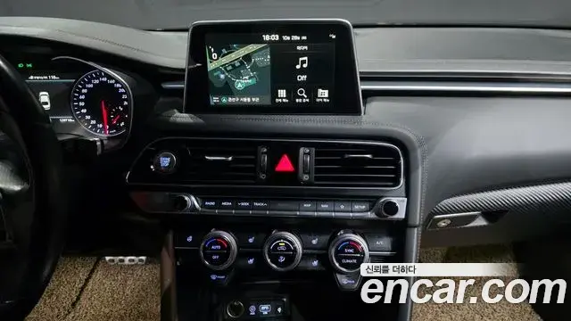 Genesis G70 2018 — ფოტო 18/20