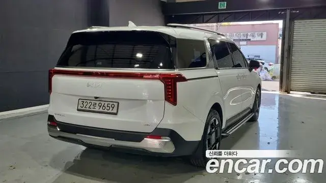 Kia Carnival 2024 — Фото 1/17