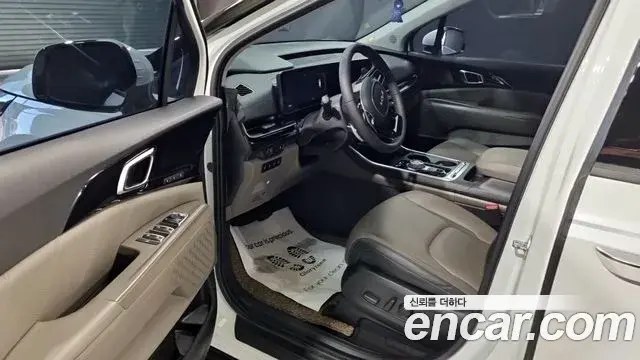 Kia Carnival 2024 — Фото 8/17