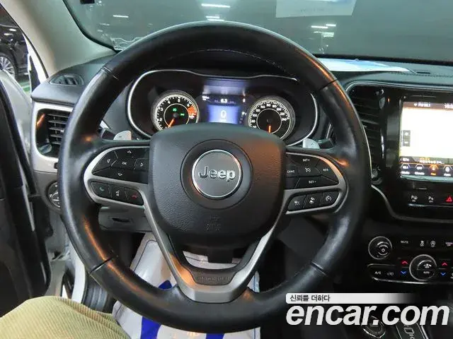 Jeep Cherokee 2021 — Photo 12/20