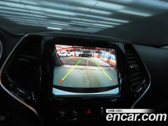 Jeep Cherokee 2021 — Photo 3/20