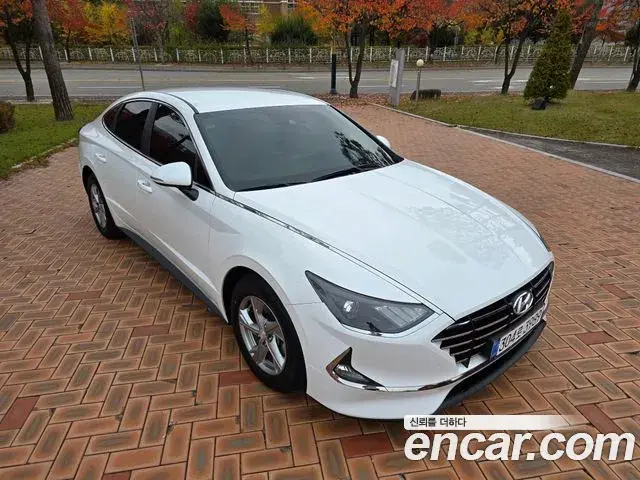 Hyundai Sonata Hybrid 2022 — Photo 16/20