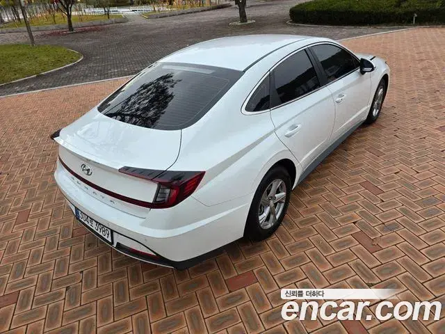 Hyundai Sonata Hybrid 2022 — Photo 3/20
