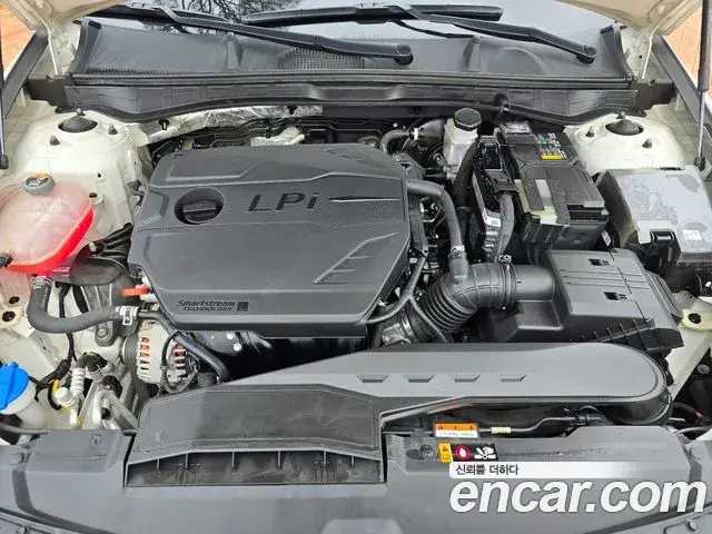 Hyundai Sonata Hybrid 2022 — Photo 10/20