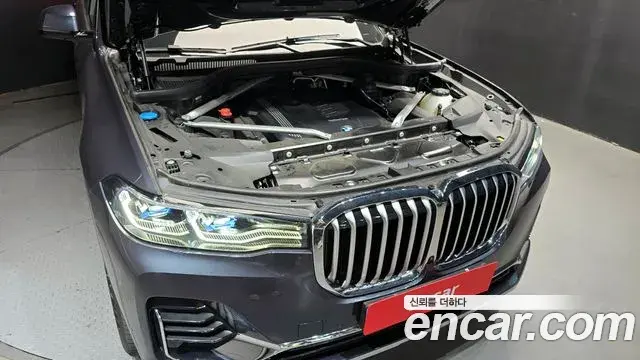 BMW X7 2021 — Photo 3/20