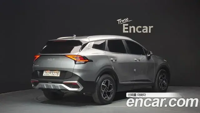 Kia Sportage 2021 — Фото 2/20