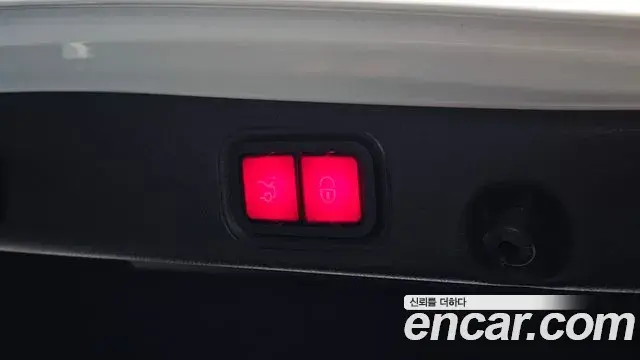 Mercedes-Benz E-Class 2021 — ფოტო 7/20