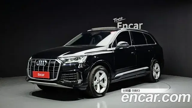 Audi Q7 2021 — Фото 1/20