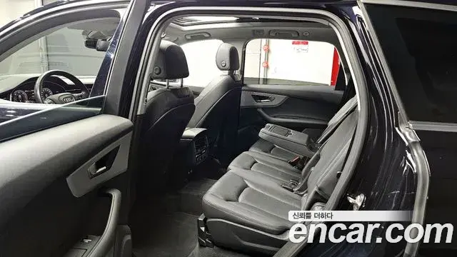 Audi Q7 2021 — Фото 11/20