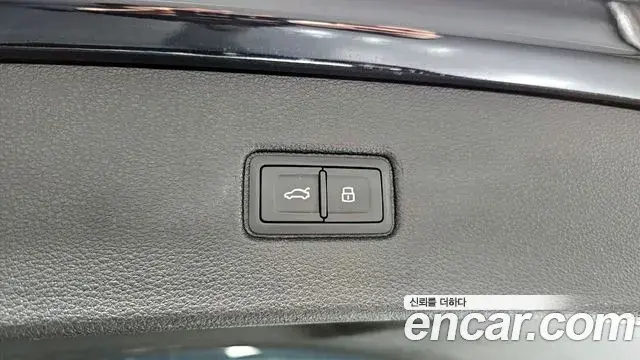 Audi Q7 2021 — Фото 18/20
