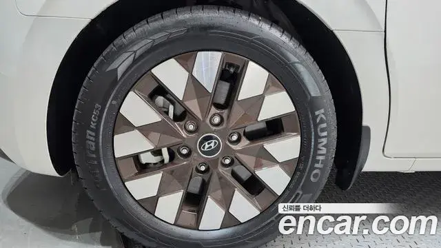 Hyundai Staria 2023 — Şəkil 9/20