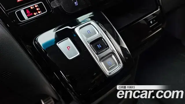 Hyundai Staria 2023 — Şəkil 3/20