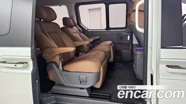 Hyundai Staria 2023 — Şəkil 16/20