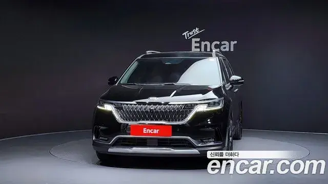 Kia Carnival 2021 — ფოტო 4/20