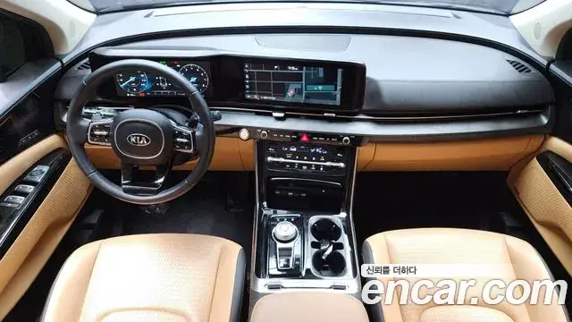 Kia Carnival 2021 — ფოტო 13/20