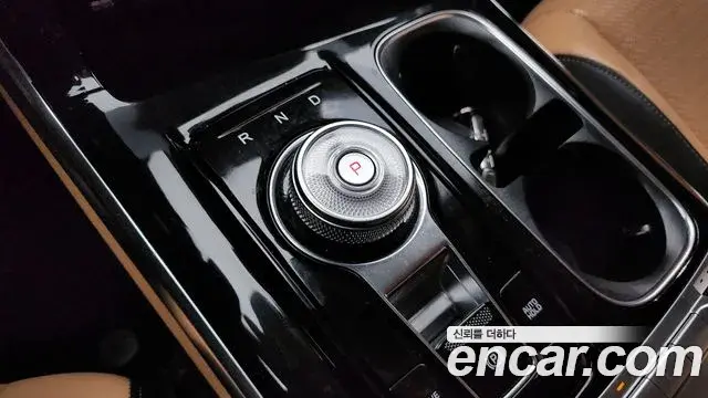 Kia Carnival 2021 — ფოტო 20/20